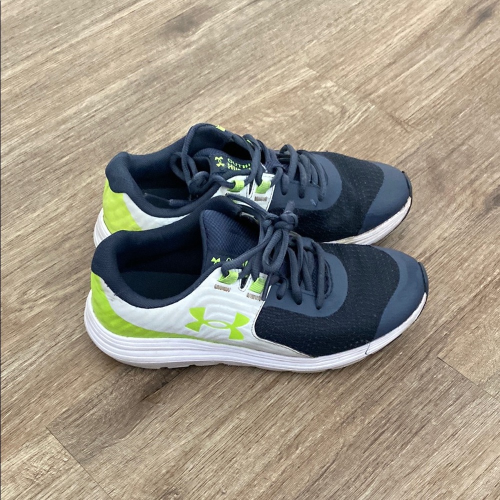 Under Armour Black and Green Sneakers with Breathable Mesh